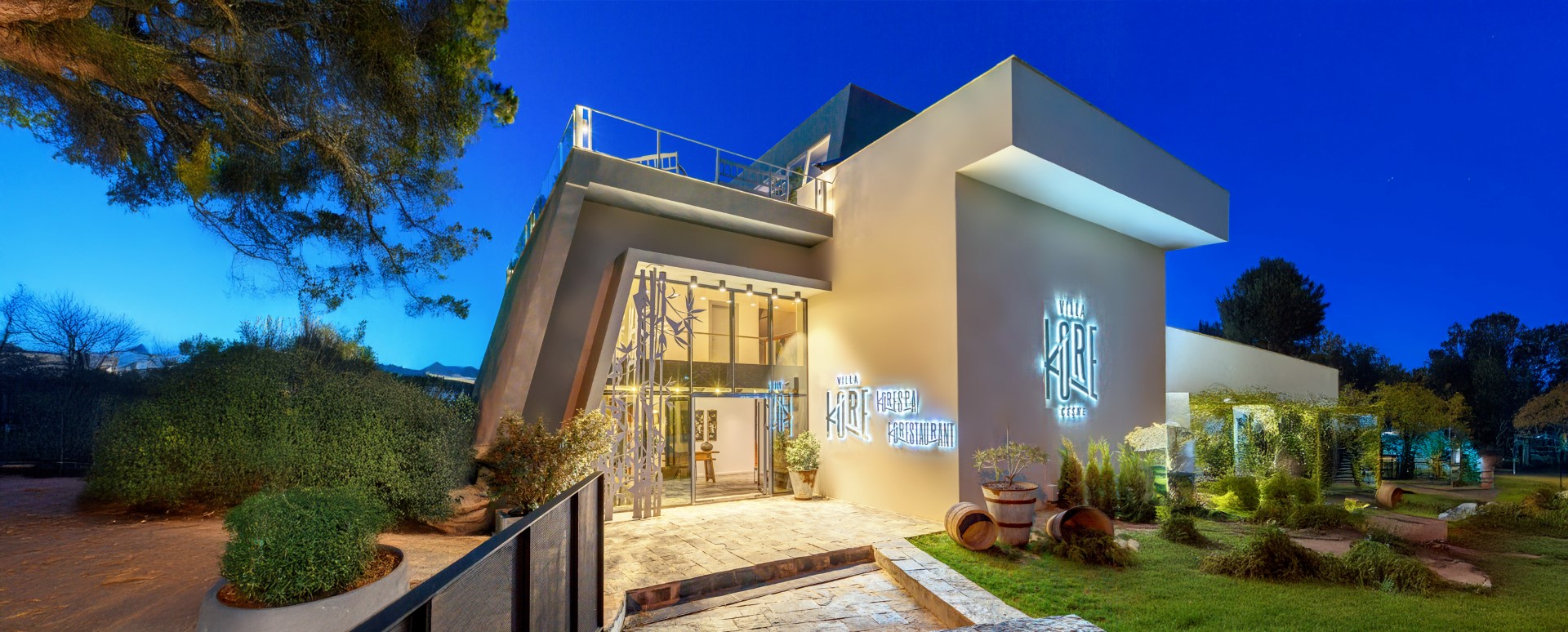 Villa Kore Çeşme Profesyonel Mimari Fotoğraf Çekimi ve Gece Işıklandırması - RC Ajans